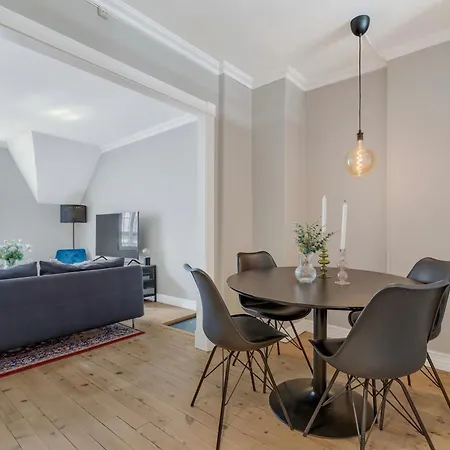 Classic Peaceful Space In The Center ברגן