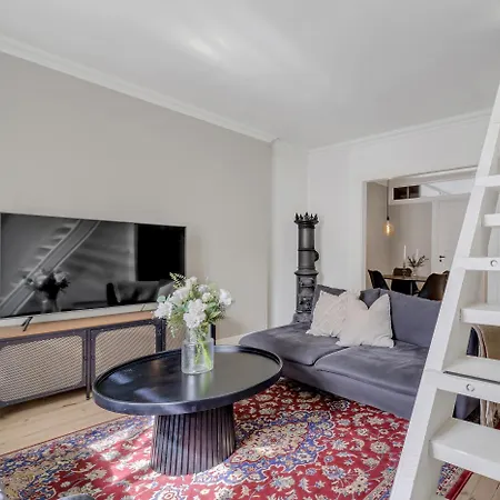 Classic Peaceful Space In The Center Bergen
